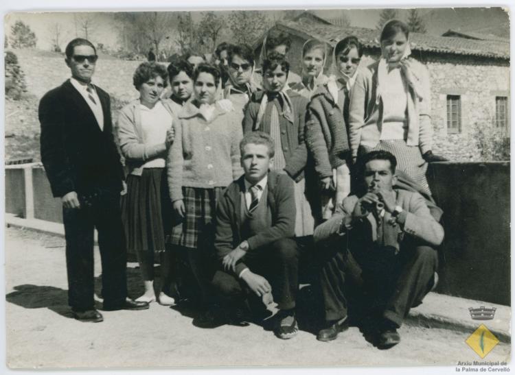 Grup de joves durant una excursió