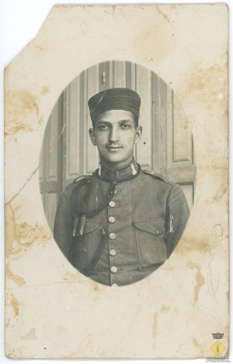Josep Ventura vestit de militar