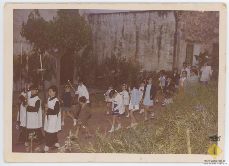 Processó del Corpus amb nens i nenes amb espelme