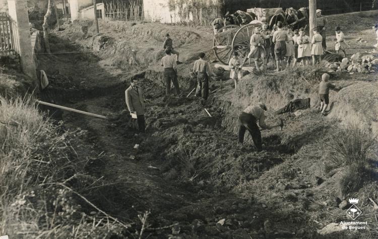 Obres de construcció del pont del carrer Ferran Muñoz