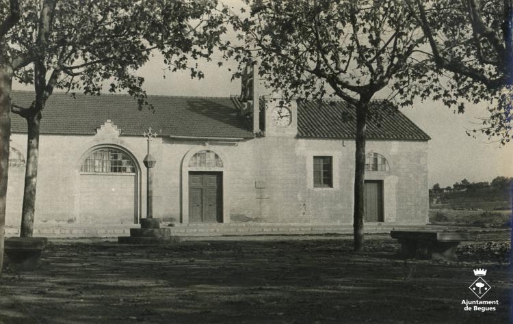 Antiga església parroquial amb el casal catequístic