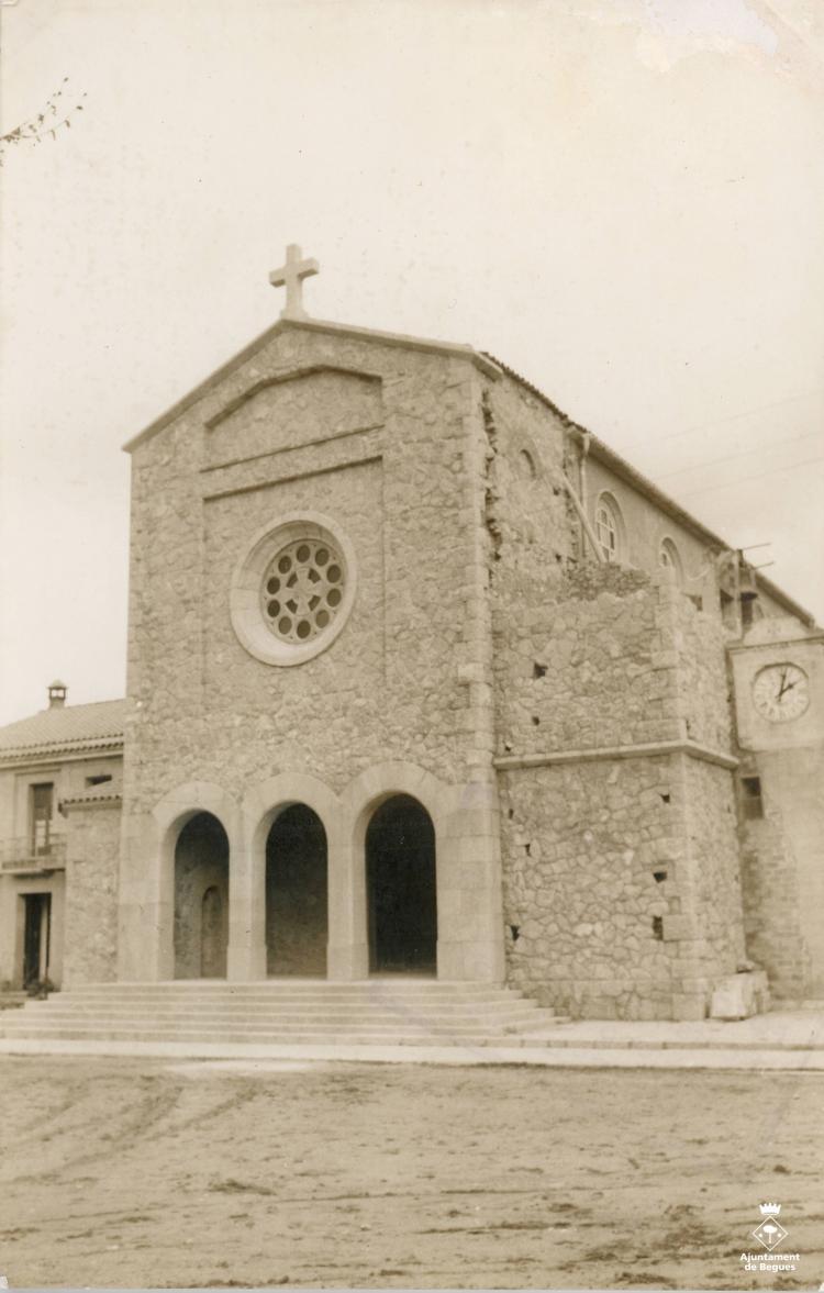 Façana principal de l'Església parroquial