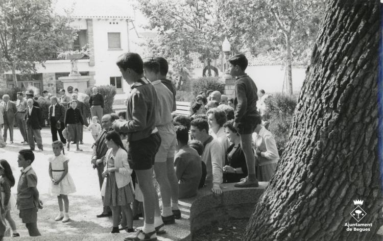 Inauguració de la font a la plaça Camilo Riu