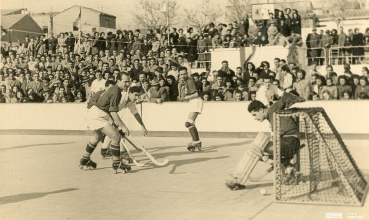 Hoquei i patinatge artístic a la Piscina Vella. inauguració