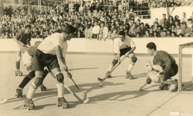 Hoquei i patinatge artístic a la Piscina Vella. inauguració
