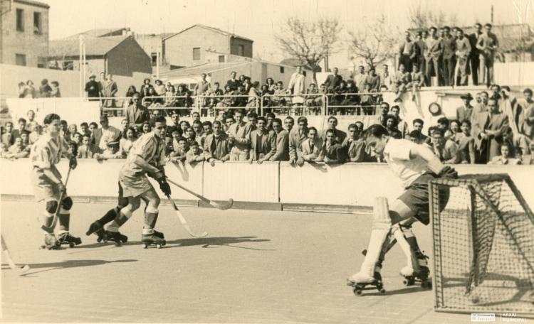 Hoquei i patinatge artístic a la Piscina Vella