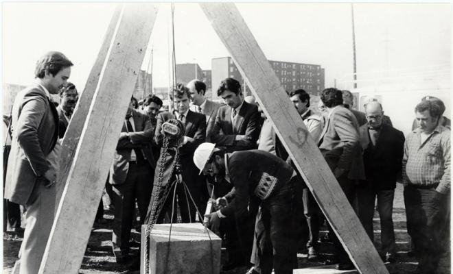 Col·locació de la primera pedra del barri de Torreguitart. Sabadell