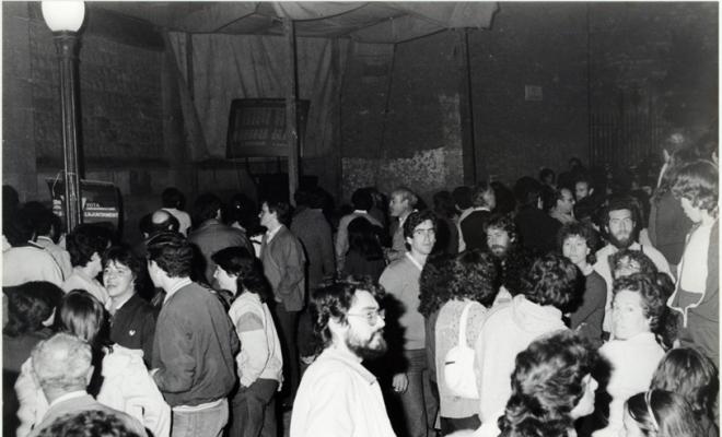 Eleccions municipals 1983. Esperant resultats elecorals. Sabadell