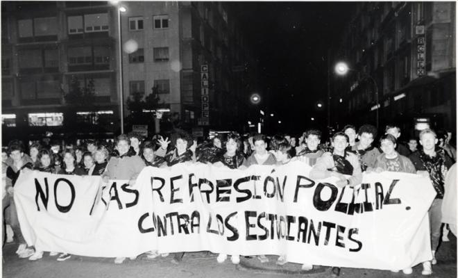 Manifestació d'estudiants d'ensenyament mitjà. Sabadell