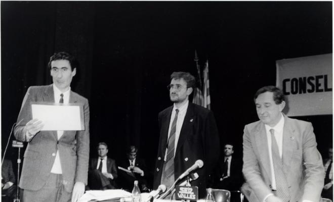 Acte de constitució del primer Consell Comarcal del Vallès Occidental al Teatre Municipal La Faràndula. Sabadell