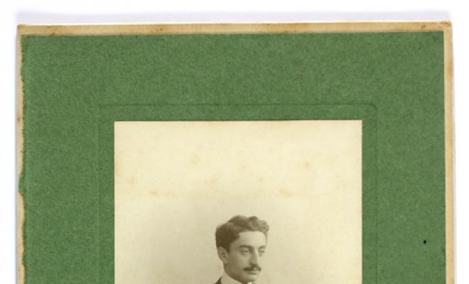 Retrat d'estudi de Fernando Fuster Fabra. Perpinyà.