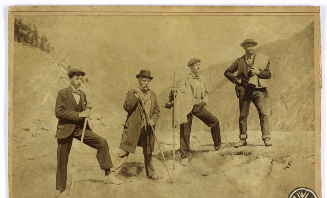 Excursionistes a la glacera de Montenvers a Chamonix (França).