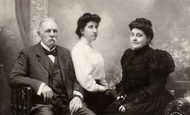 Retrat d'estudi de la família Turull.S.l.