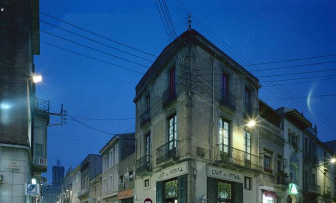 El carrer Sant Quirze vist des de la plaça Marquilles