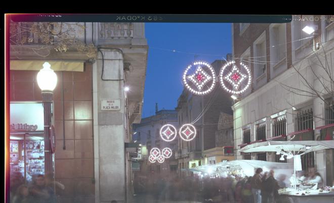 El carrer Mestre Rius de nit