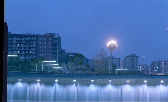 Llac i cascada del Parc de Catalunya de nit