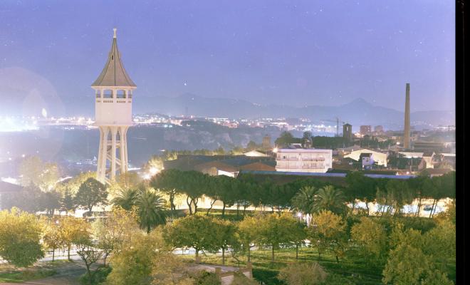 El Parc Taulí i la Torre de l'Aigua de nit