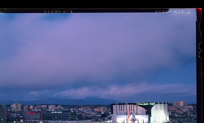 L'avinguda de Francesc Macià de nit