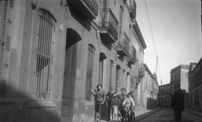 Grup al carrer de les Treus Creus