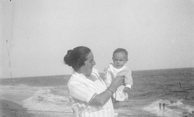 Maria Codina amb el seu fill Domènec