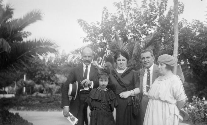 Grup en un jardí