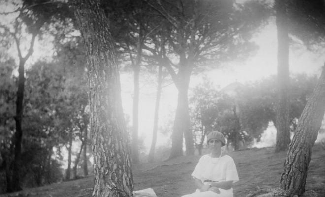 Maria Codina en un bosc