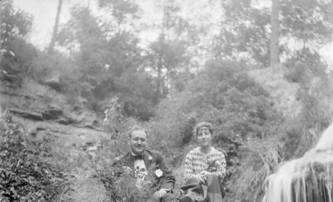 Parella a la muntanya