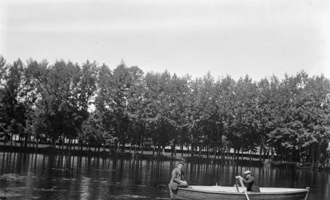 Barca en un llac