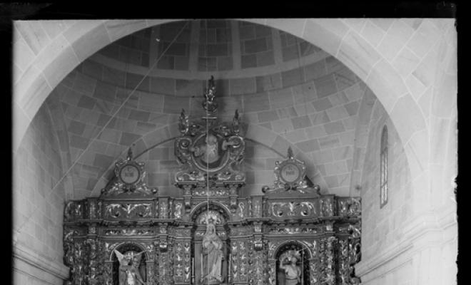 Altar Major i  retaule barroc  de l'església de Sant Julià d'Altura. Sabadell