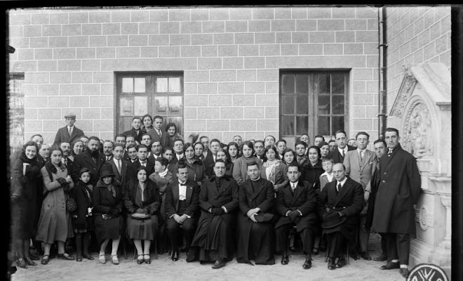 Familia reunida després d'un bateig a Sarrià. Barcelona