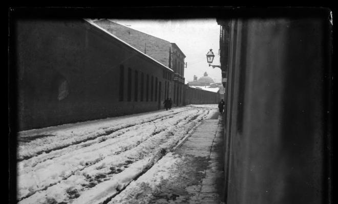 Carrer de les Tres Creus nevat. Sabadell