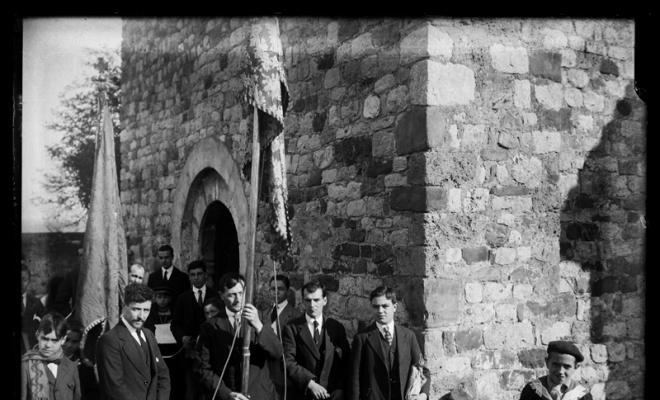 Església romànica. Aplec del Roser a l'església La Romànica de Santa Maria de Barberà
