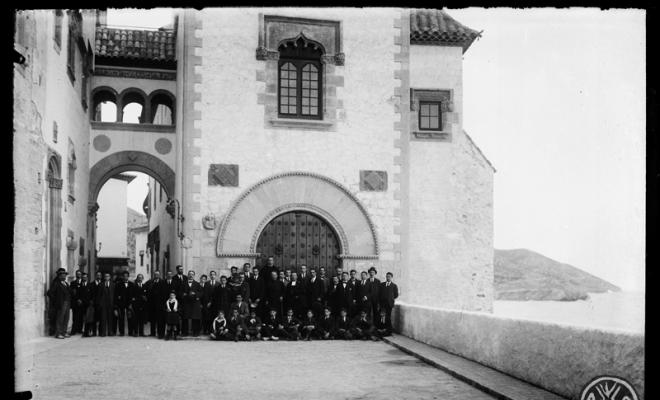 Excursió de la Congregació Mariana de Sabadell a Sitges