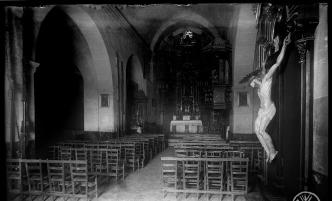 Interior de l'església de Sant Esteve de Ripollet
