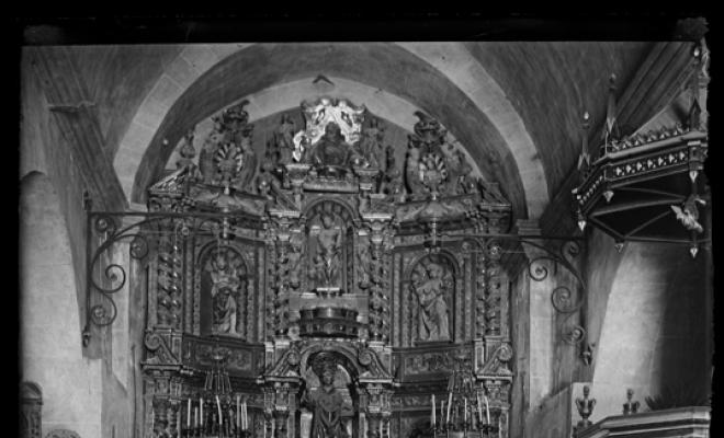 Interior de l'Església de Sant Esteve de Ripollet