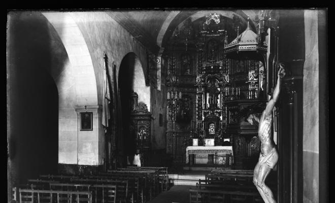 Interior de l'església de Sant Esteve de Ripollet