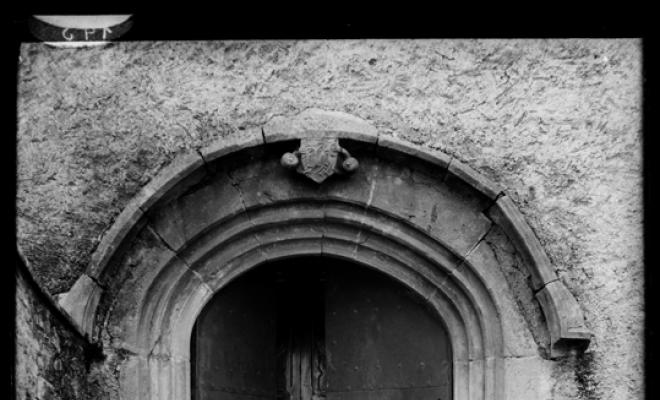 Porta de l'església de Sant Julià d'Altura. Sabadell