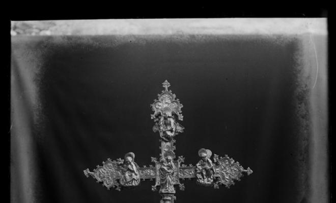 Creu de la parròquia de Sant Julià d'Altura. Sabadell