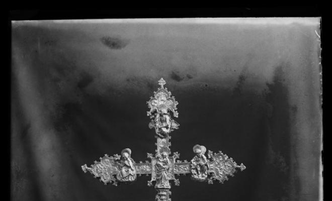 Creu de la parròquia de Sant Julià d'Altura. Sabadell