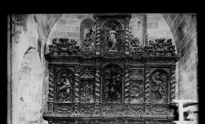 Altar lateral barroc de l'església romànica de Santa Maria de Barberà. Barberà del Vallès