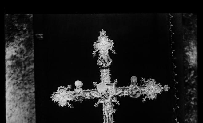 Anvers de la creu parroquial de l'església de Palau-solità i Plegamans