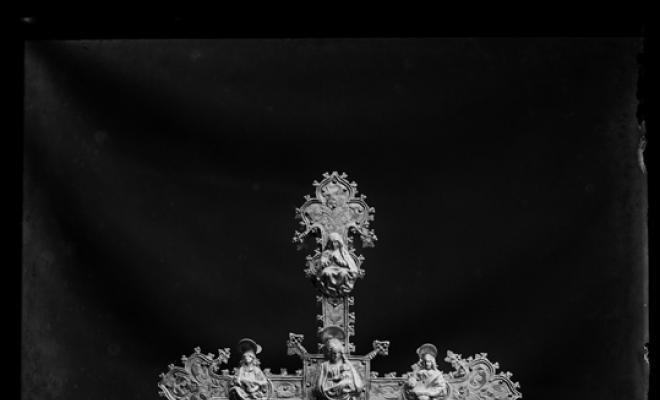 Revers de la creu parroquial de Sant Quirze i Santa Julita, a Sant Quireze del Vallès