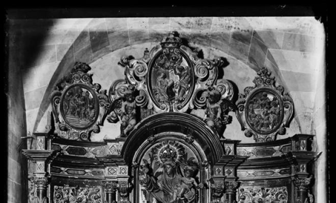 Altar de Nostra Senyora del Roser de lesglésia de Sant Quirze i Santa Julita, a Sant Quirze del Vallè
