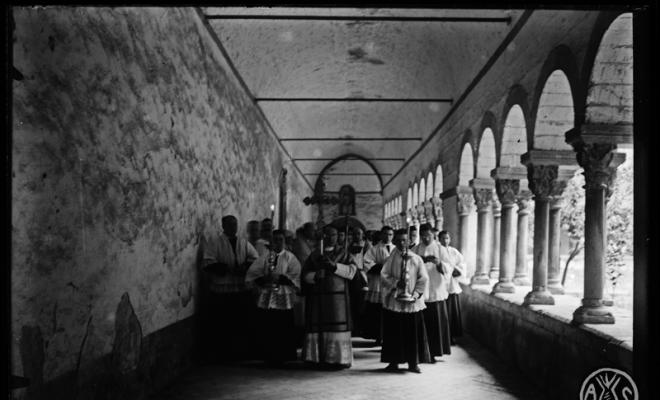 Festa dels amics de l'art litúrgic i processió pel claustre del Monestir de Sant Cugat del Vallès