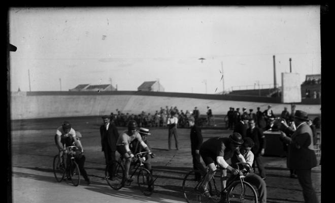 Cursa ciclista. Sabadell