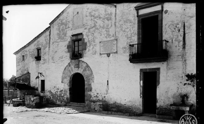 Façana d'una granja sense identificar de Palau-solità i Plegamans