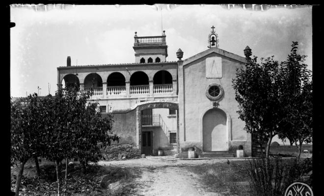 Façana de la masia de Can Gambús. Sabadell