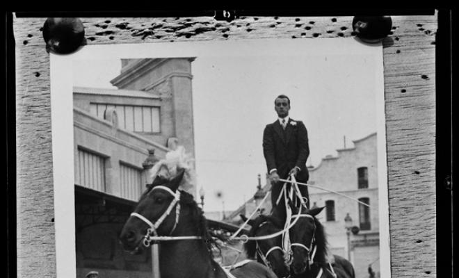 Festa de Sant Antoni Abat. El Sr. Puig (Fleca). Sabadell