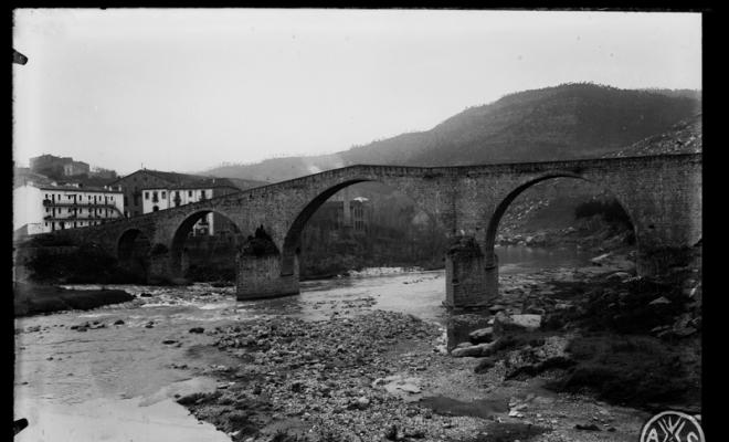 Pont romànic a Castellbell i el Vilar