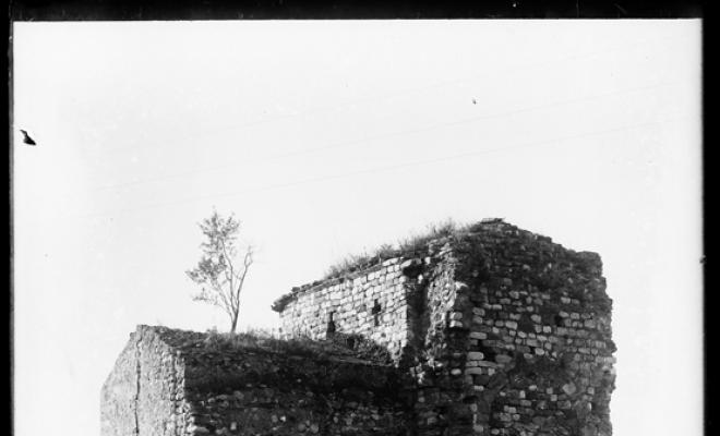 Ermita de Sant Nicolau abans de la restauració. Sabadell